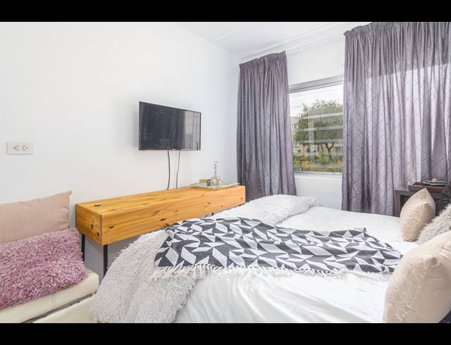 1 BEDROOM APARTMENT RENTED IN WEST BEACH